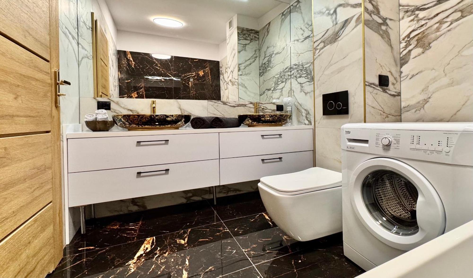 Apartamenty Marea Rentals Beniowskiego 우스트카 외부 사진